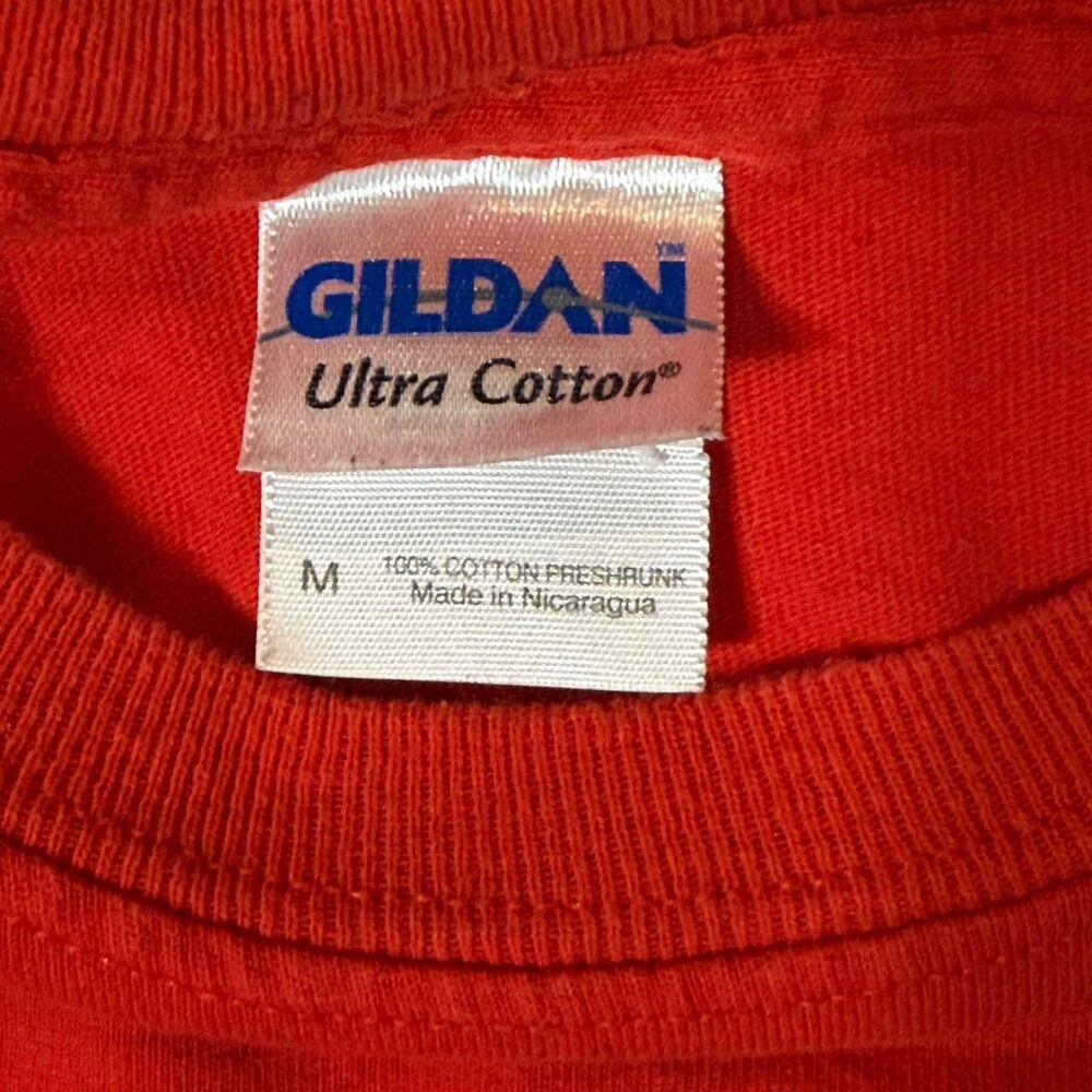 Gildan Men's Red T-shirt - Picture 4 of 5